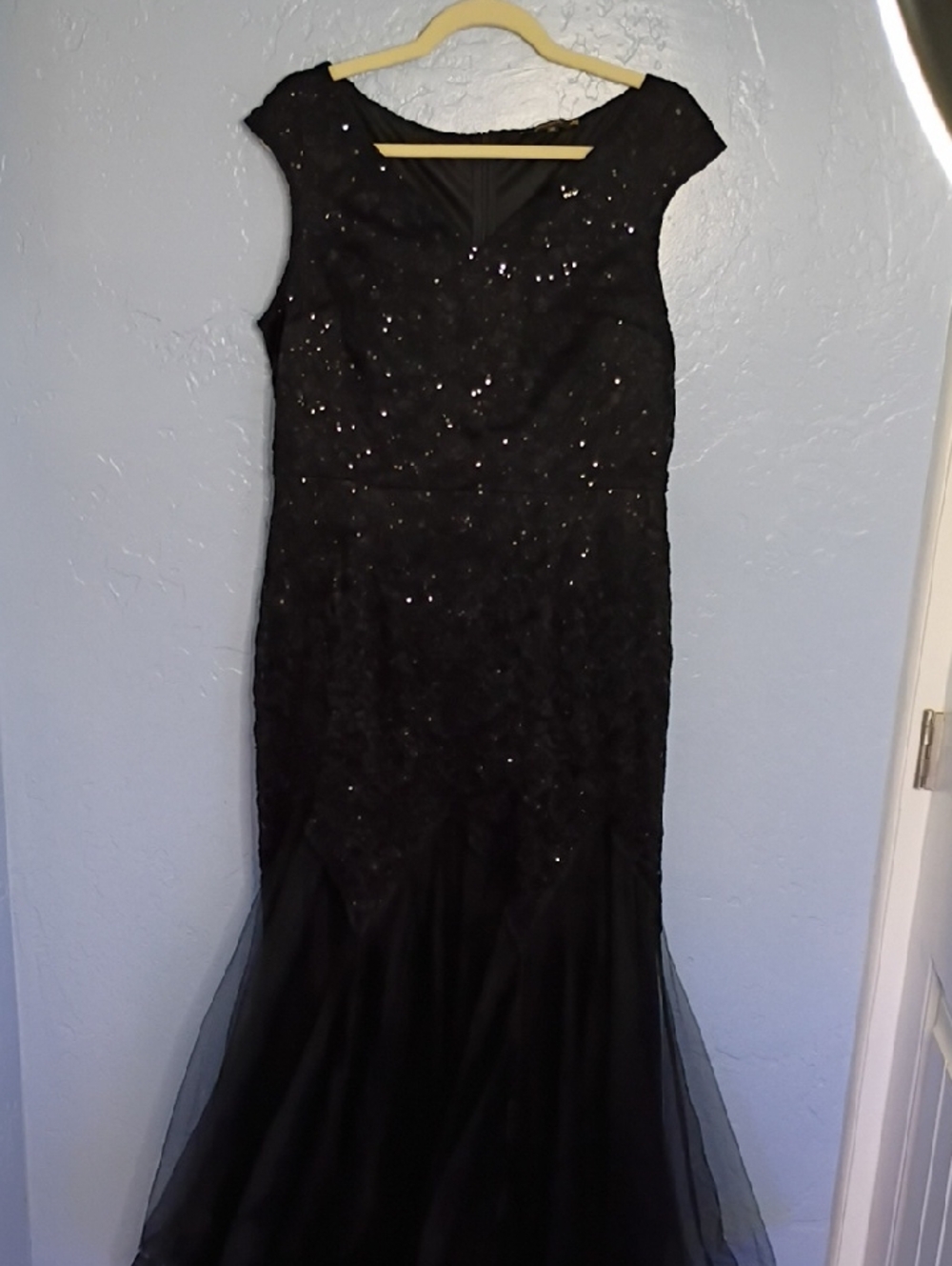 Miusol Black Sequin Lace Mermaid Evening Gown
